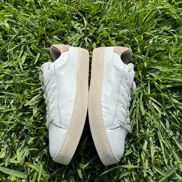 Shana Low Top Sneaker In
Chalk White/ Pink women sise 8 gently used 🌷 - Picture 8 of 12